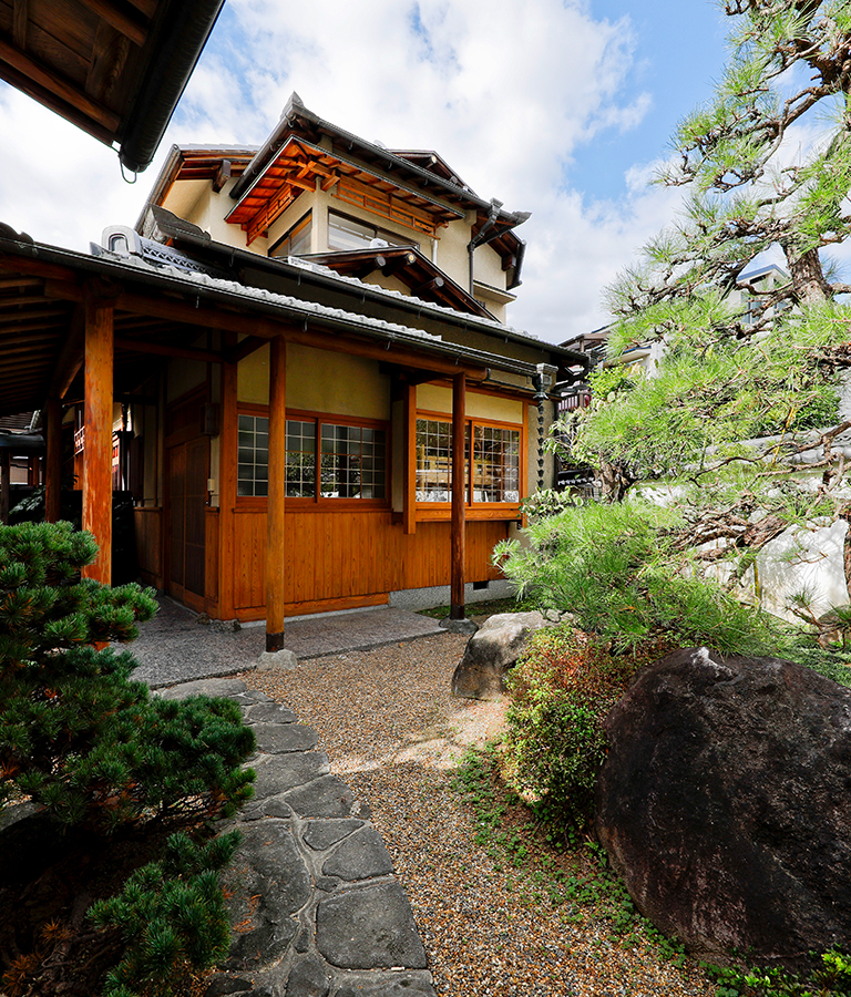 庭之宿 - 新大阪 日本庭園の家 -Residence inn Niwanoyado-｜野村之宿